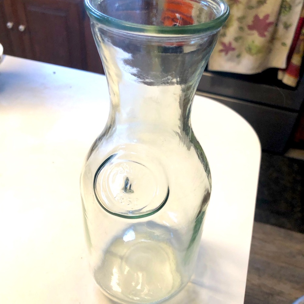 Glass jar